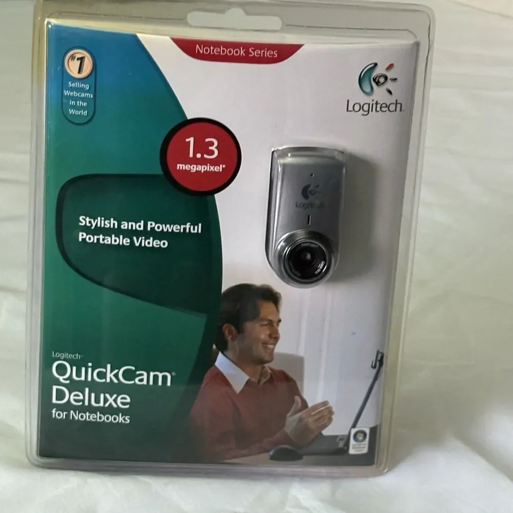 Logitech QuickCam Deluxe for Notebooks 1.3 MegaPixels WebCam USB 2.0